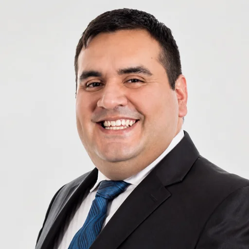 Lic. Andrés Cáceres