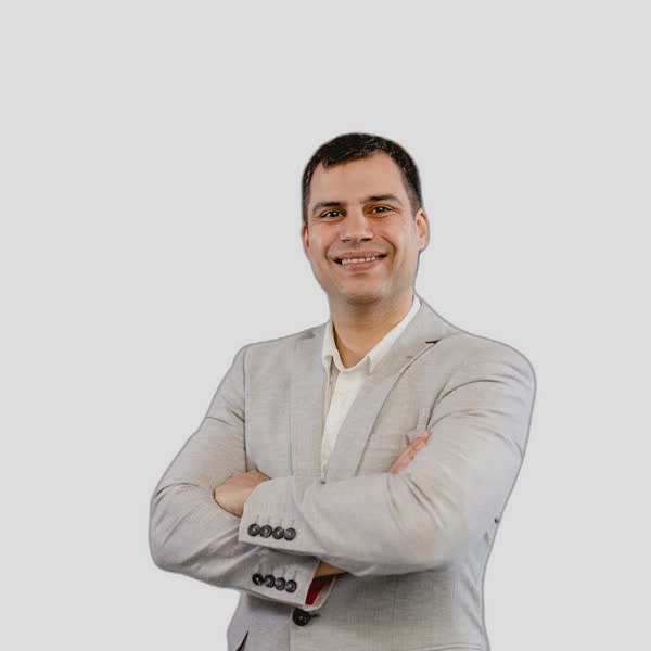 Mgtr. José Tomás Riera